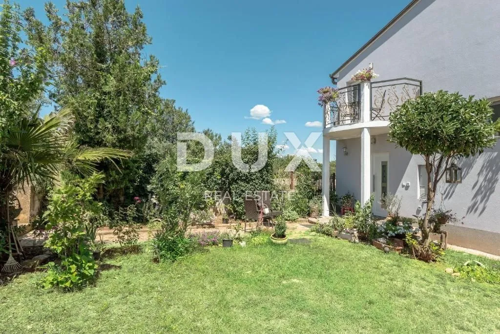 ISTRA, PULA - Apartmanska kuća na mirnoj izoliranoj lokaciji