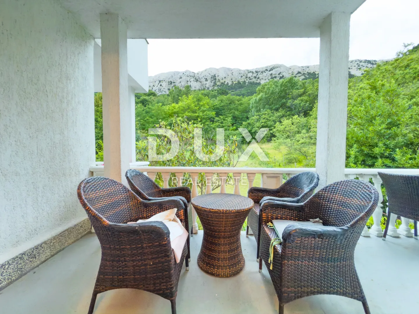 otok krk, baška - kuća s 5 apartmana i velikom okućnicom - slika 27