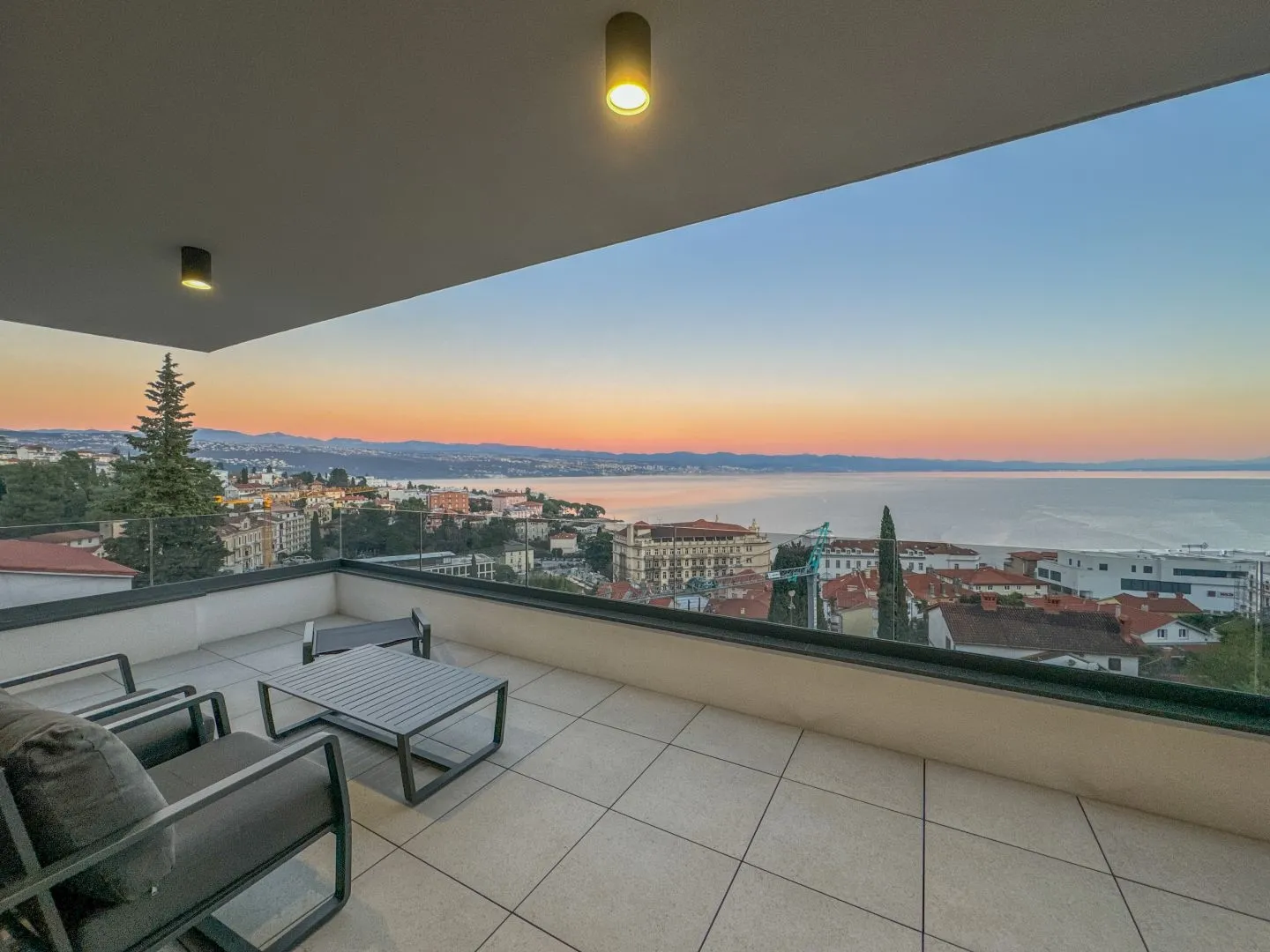 opatija, centar - ekskluzivni penthouse s pogledom, bazenom i garažom - slika 16