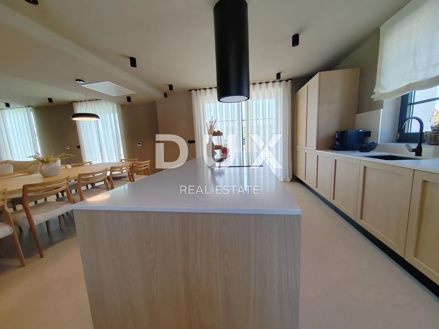 istra, poreč - ekskluzivna vila s bazenom - slika 22
