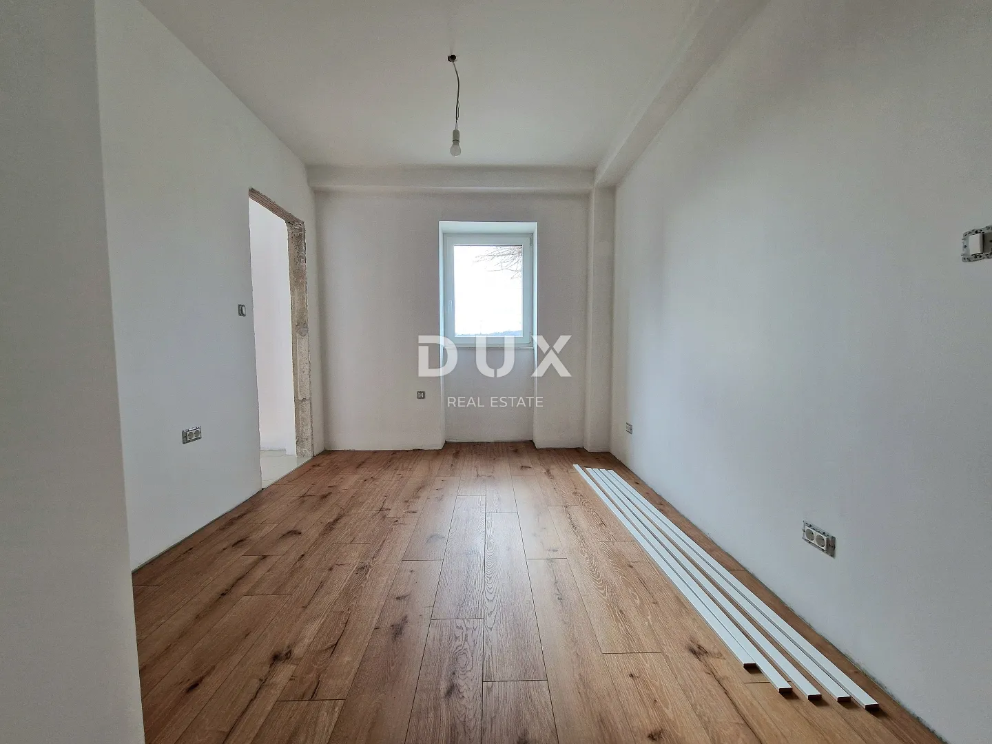 rijeka, škurinje - kuća s dva stana i garažom - slika 11