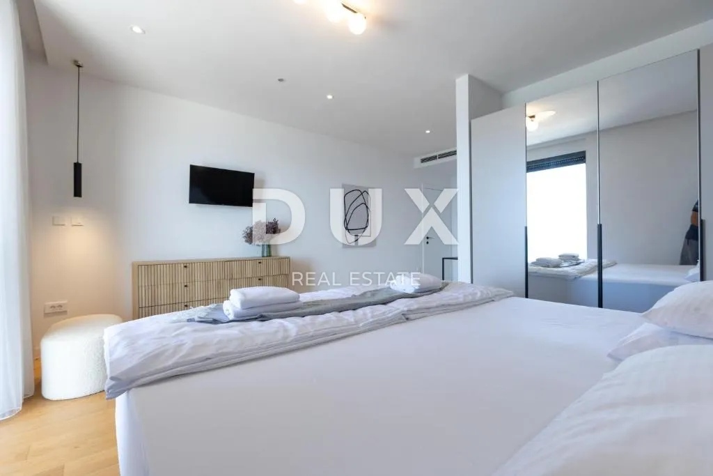 zadar, zaton - vila prvi red uz plažu - slika 13