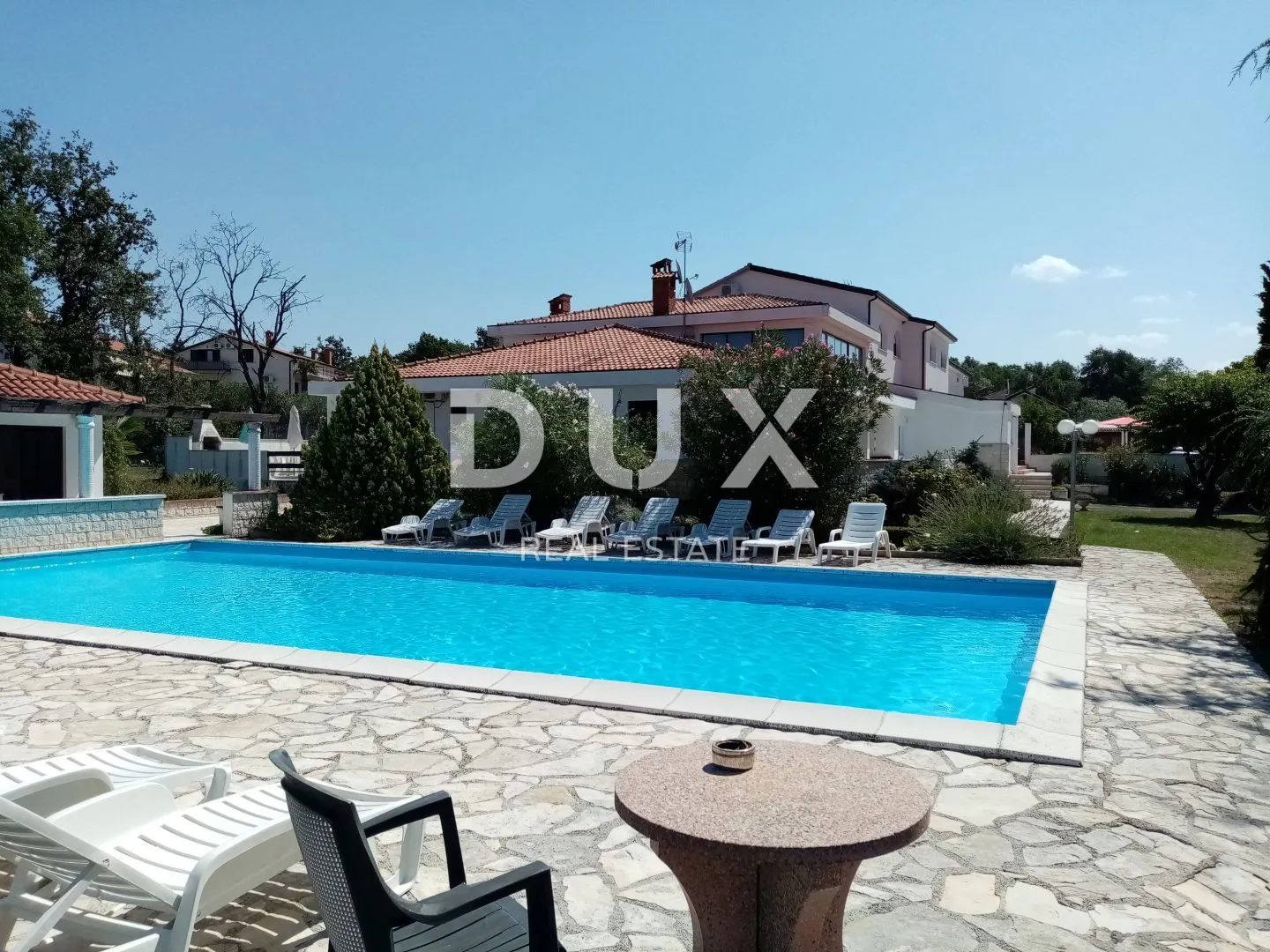 istra,poreč - hotel sa bazenom i prostranom okućnicom! - slika 5
