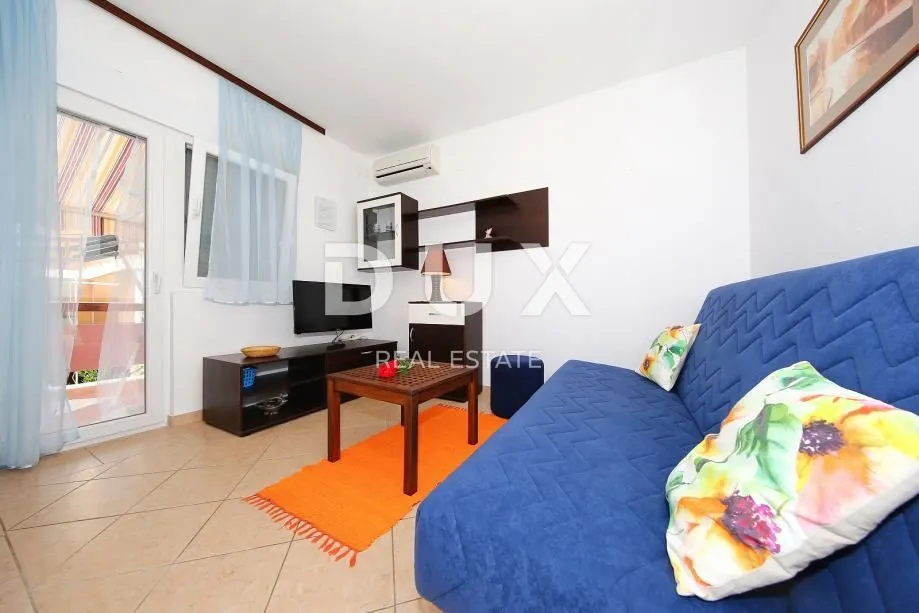 pirovac - apartmanska kuća - slika 3