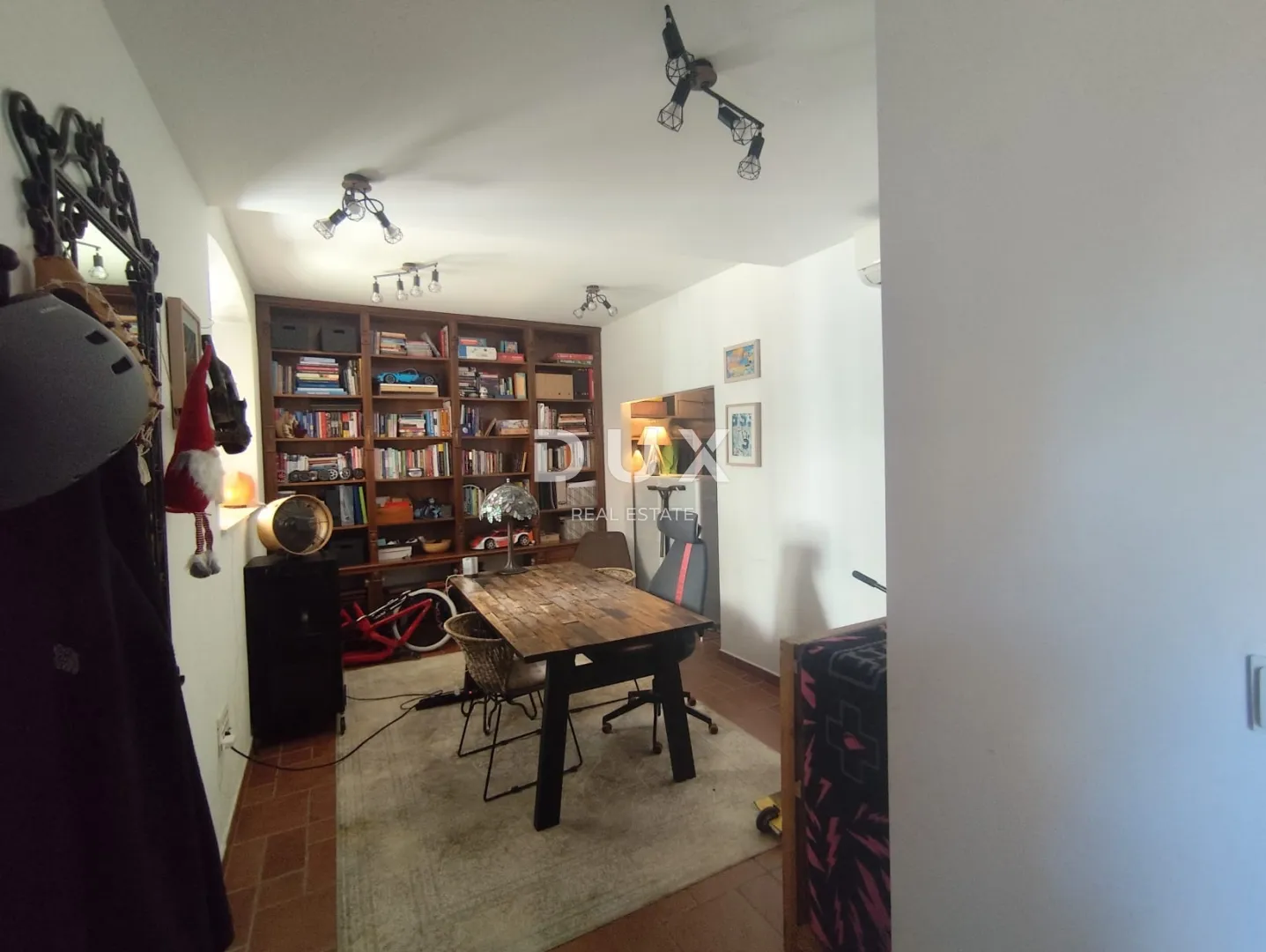 šibenik, stari grad - obnovljena kamena kuća 151 m² - slika 16