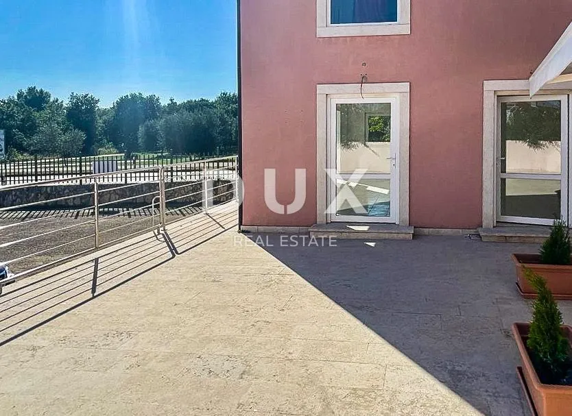 ISTRA, NOVIGRAD- Poslovni prostor na atraktivnoj lokaciji