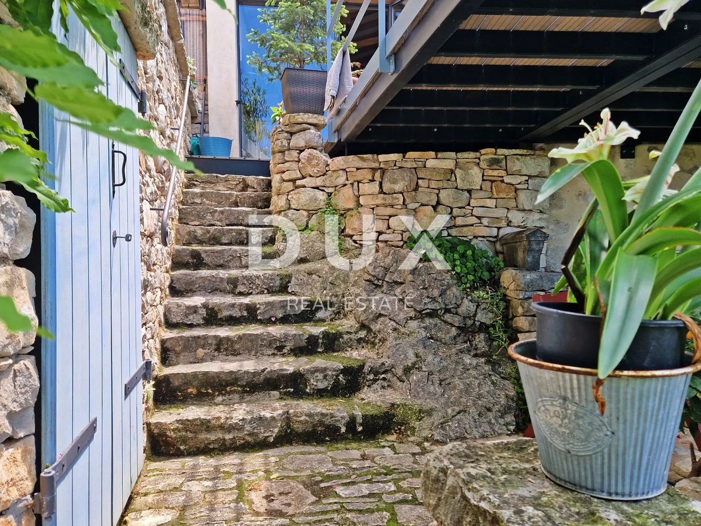 istra, buje - kamena kuća sa spektakularnim pogledom - slika 27
