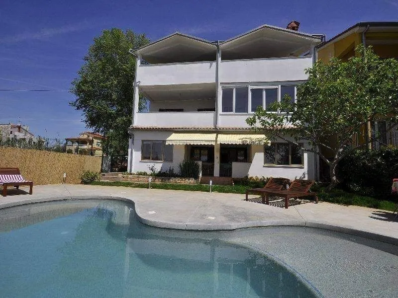 istra, valbandon - kuća sa 7 apartmana! - slika 52