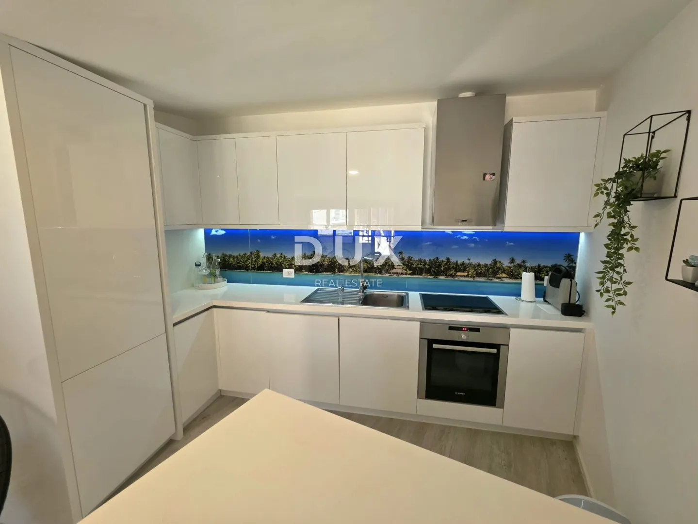 istra, poreč, 290.00 m2, pješačka zona, tri stana - slika 26