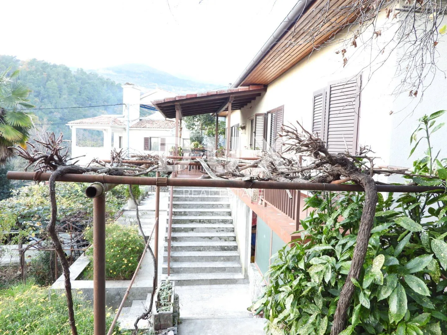 opatija, ika - kuća 139m2 2.red do mora + okućnica 939m2 - slika 6