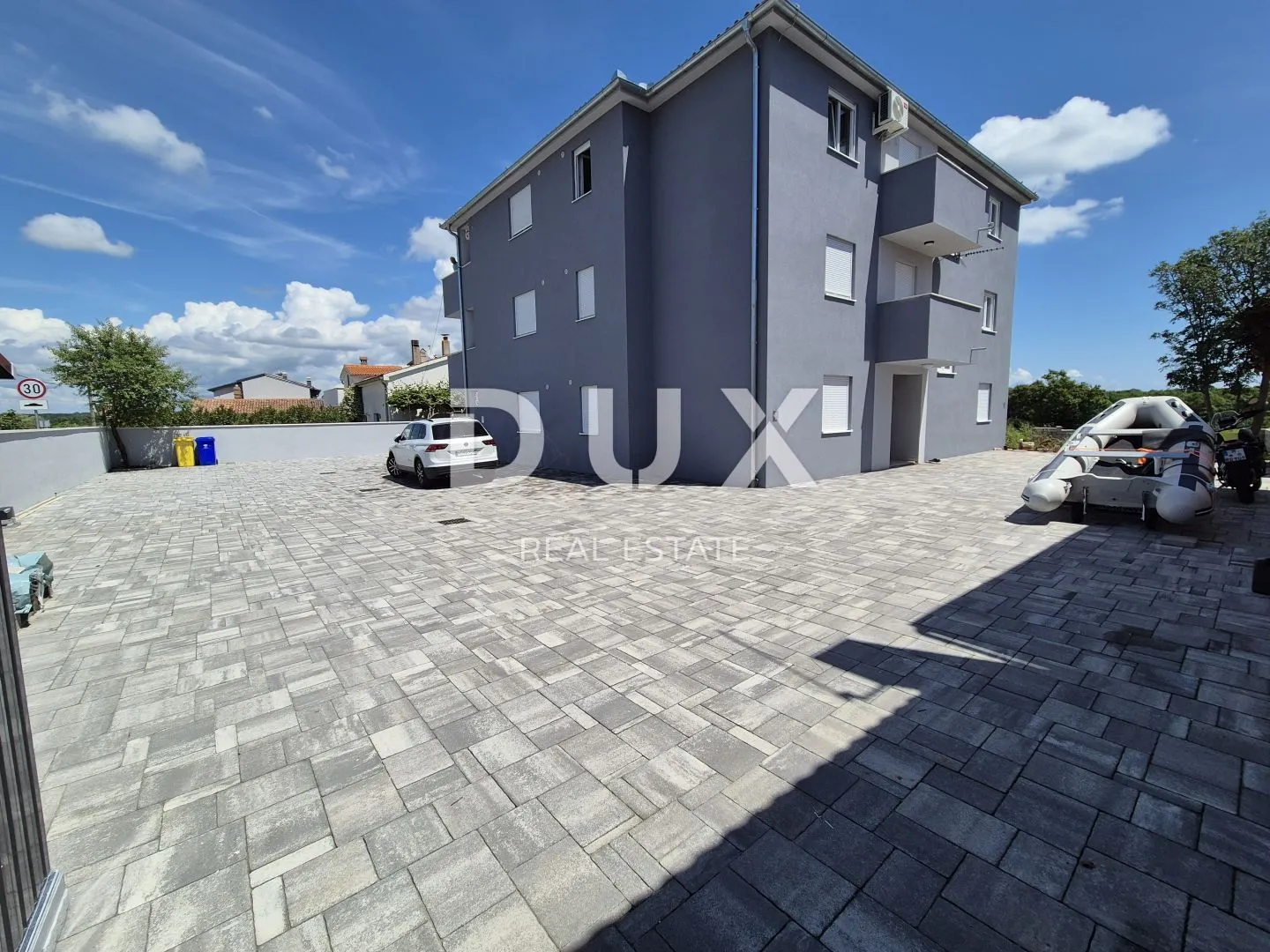 istra, pula- stan u prizemlju + vrt od 205 m2! - slika 3