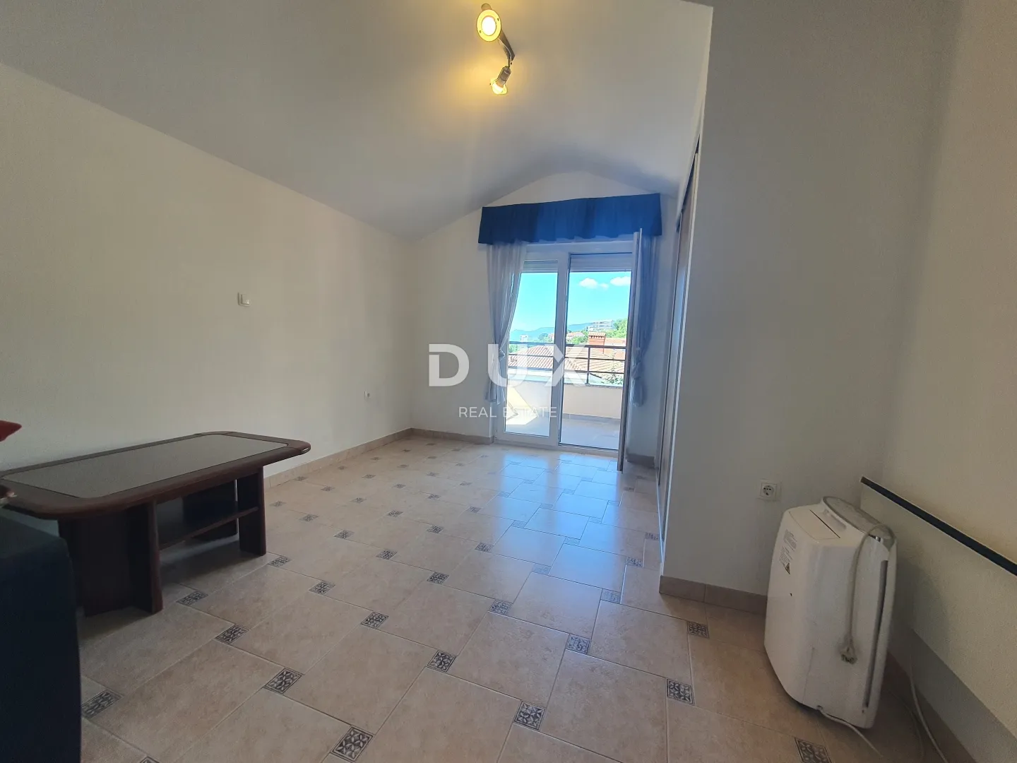 opatija, centar, dvosoban stan, 94m2, pogled, garaža - slika 13