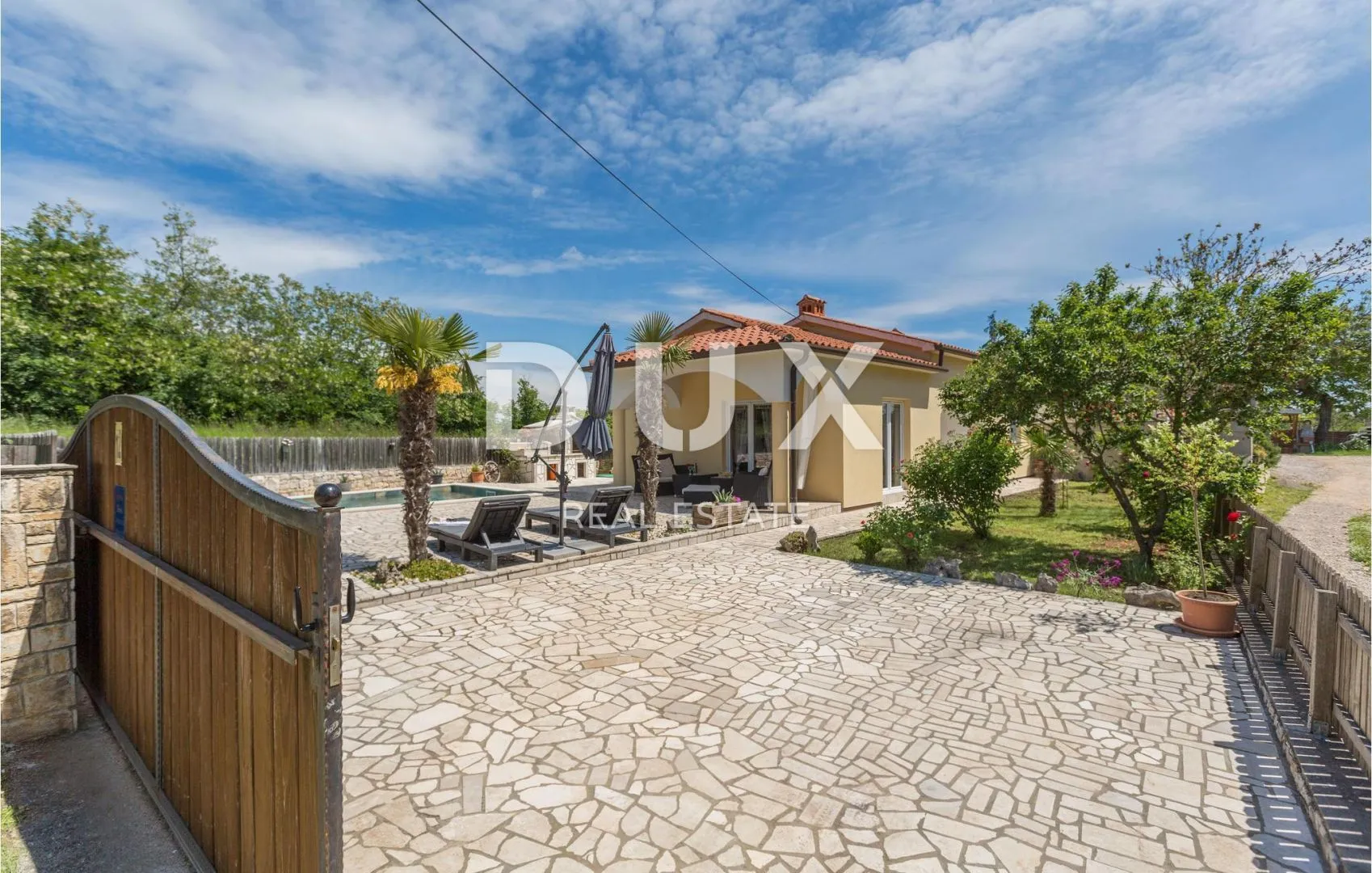istra, labin - prekrasna kuća s bazenom - slika 12
