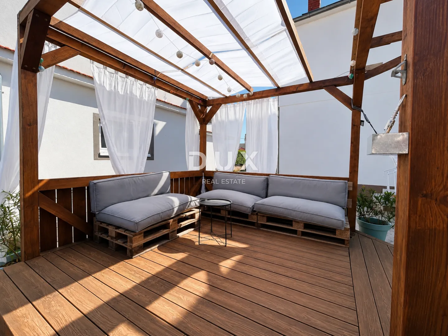 dalmacija, vodice – privatni mini resort s 4 apartmana i bazenom, 300 m od centra - slika 7