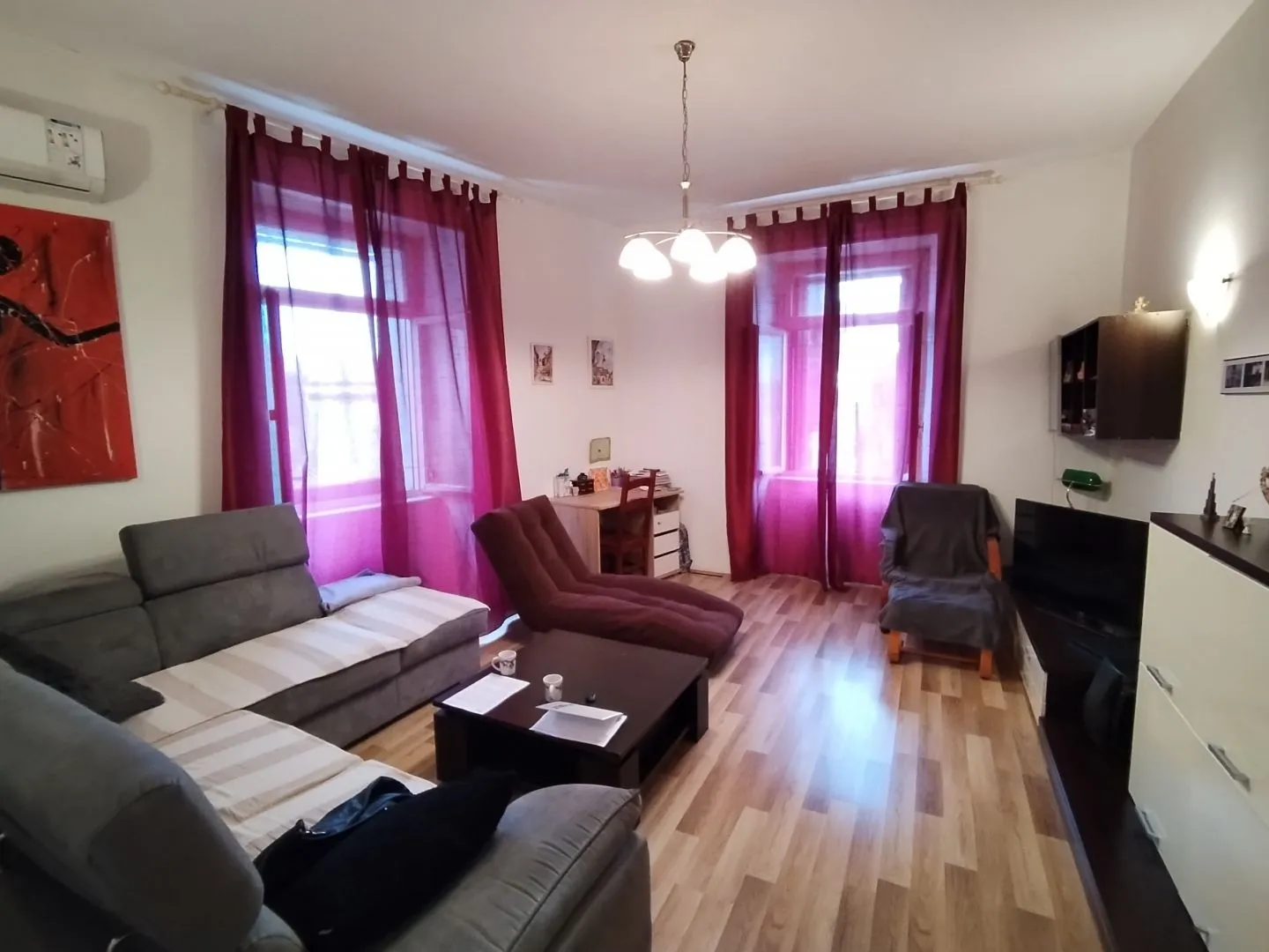 istra, pula - prostrani stan u centru grada! - slika 1