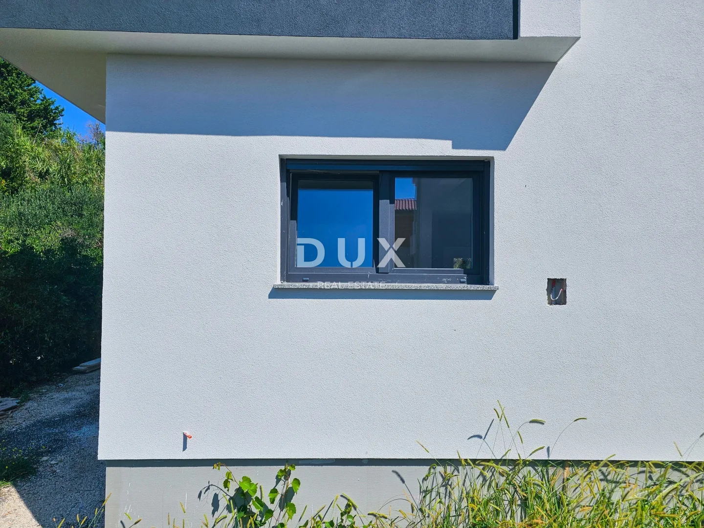 otok rab, banjol - stan u prizemlju s okućnicom i 2 parkirna mjesta, samo 100 m od mora! - slika 6
