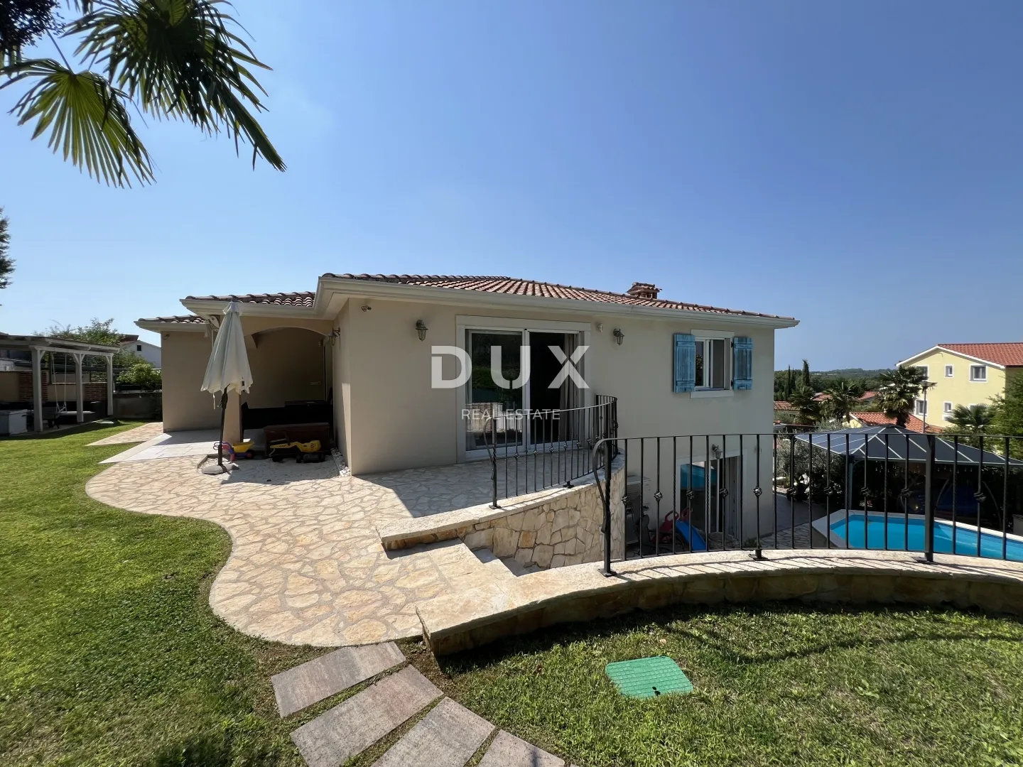 istra, poreč, samostojeća kuća, 180 m2, dva stana, bazen - slika 1