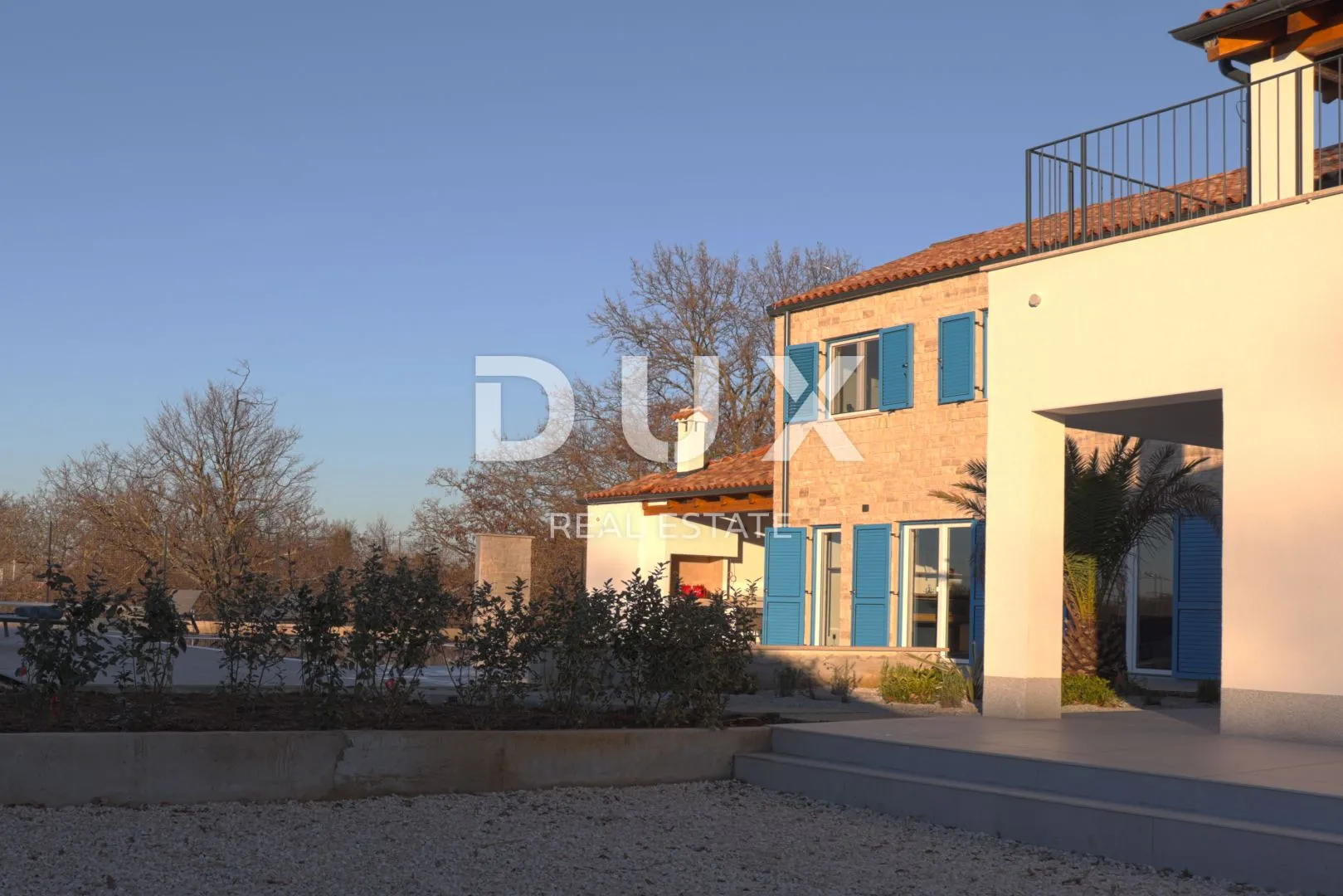 istra, višnjan - nova luksuzna vila - savršen spoj udobnosti i modernog dizajna - slika 10