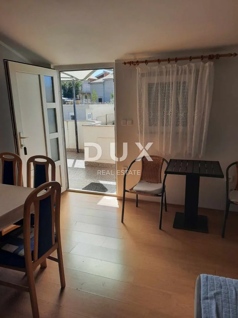 zadar, gornji karin - katnica s tri apartmana u blizini mora - slika 12