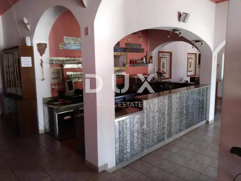istra,poreč - hotel sa bazenom i prostranom okućnicom! - slika 21