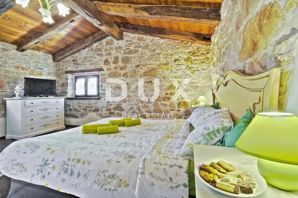 istra, umag, savudrija - kamena samostojeća vila na osami - slika 19