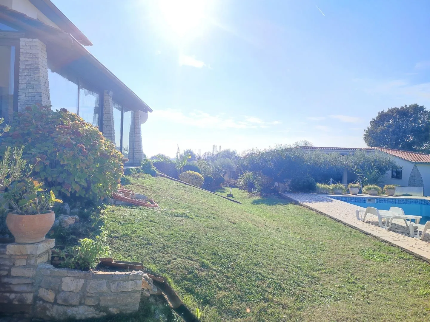 istra, pula, veli vrh - impozantna obiteljska vila nadomak grada - slika 33