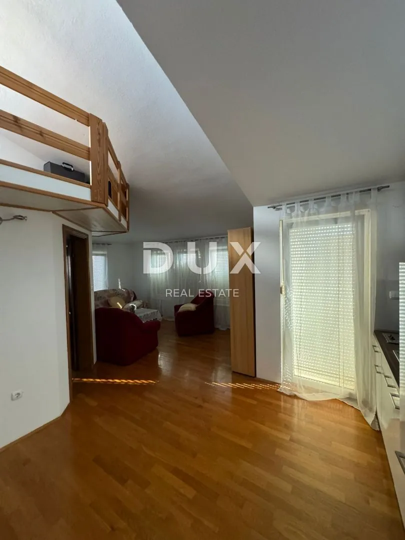 šibenik, vodice - prekrasna samostojeća kuća u vodicama! - slika 15
