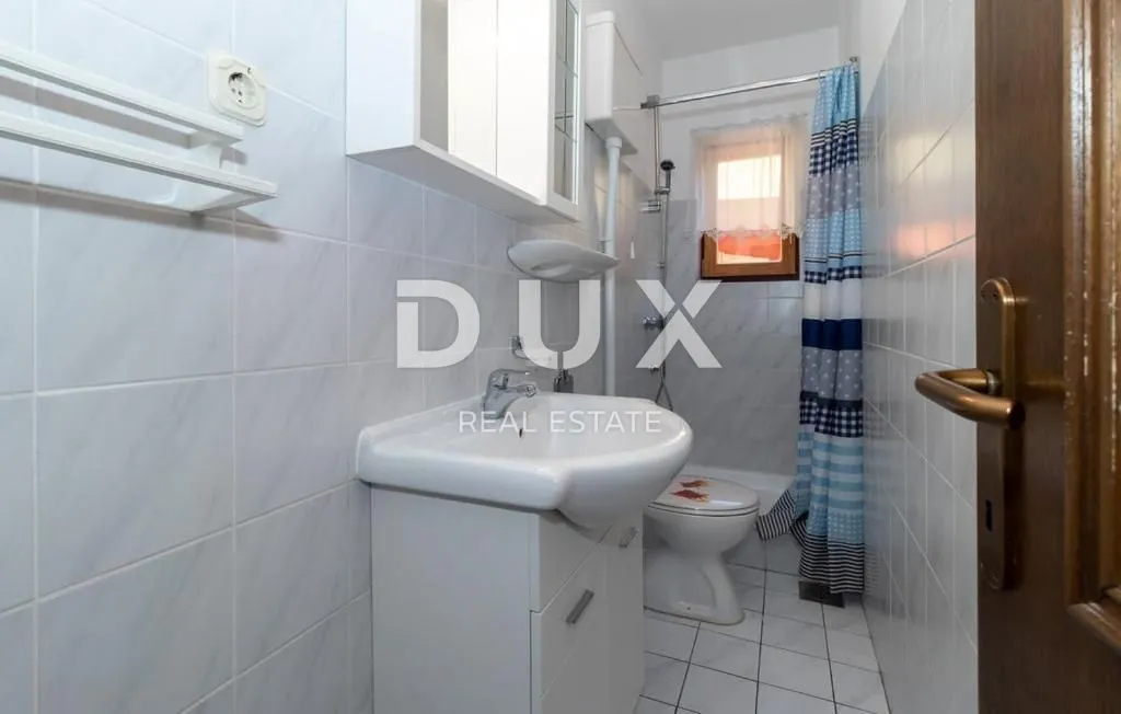 crikvenica - kuća s više apartmana i pogledom na more - slika 24