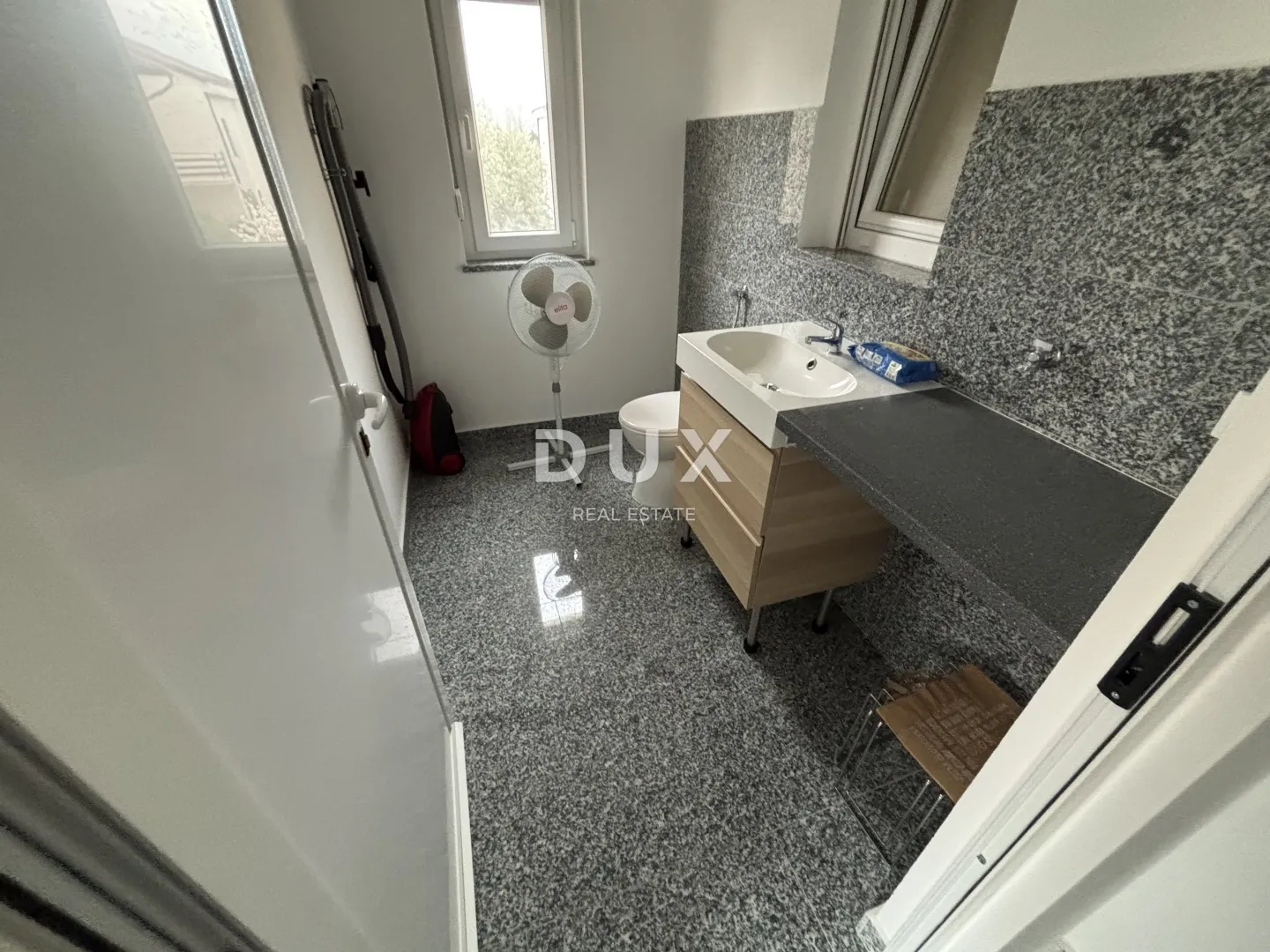 crikvenica, jadranovo - funkcionalna kuća sa 4 stambene jedinice - slika 27