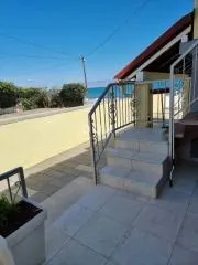 nin- kuća sa 4 apartmana - slika 22