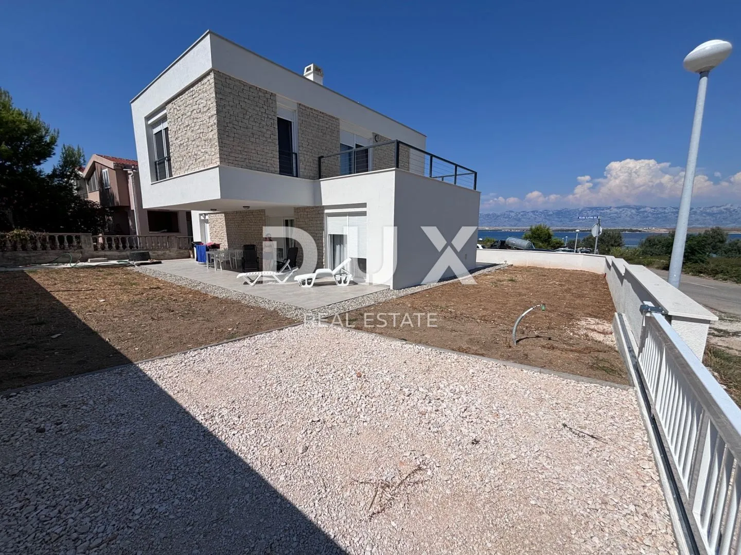 otok vir - moderna vila 100m od mora - slika 7