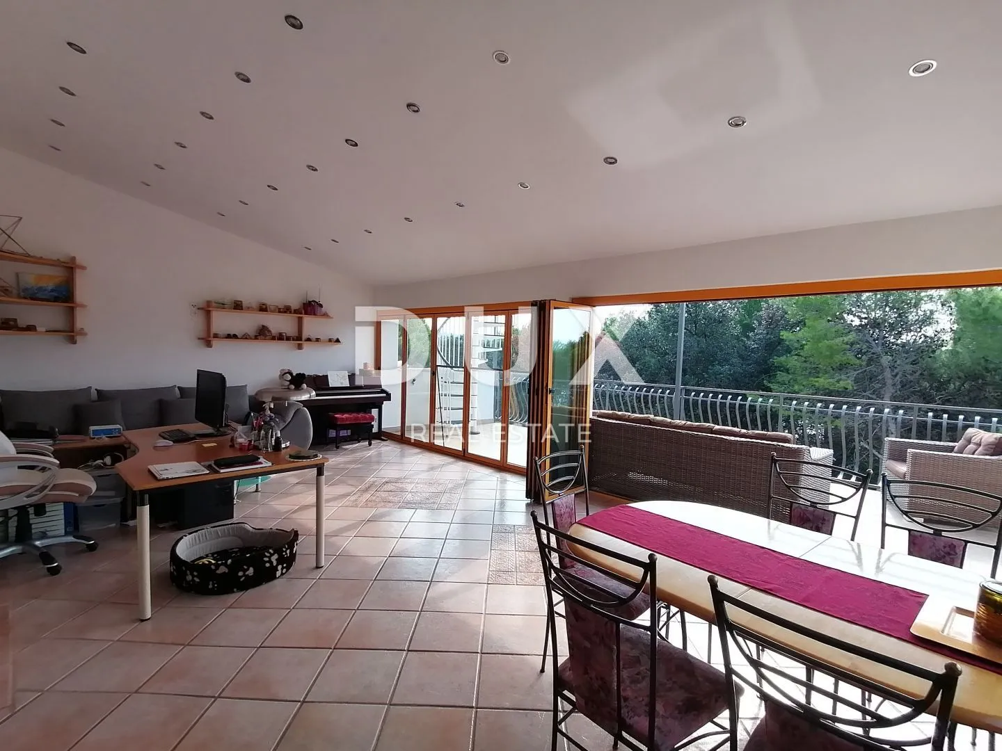 istra, rovinj apartmanska kuća na samo 40m od mora! - slika 43