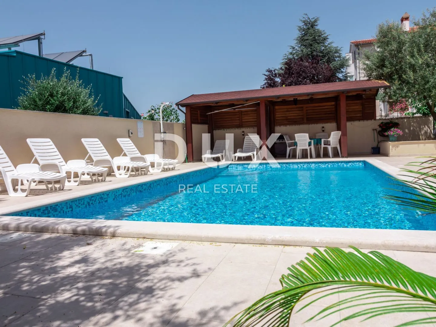 istra, peroj - atraktivna apartmanska kuća s bazenom i pogledom na more! - slika 54