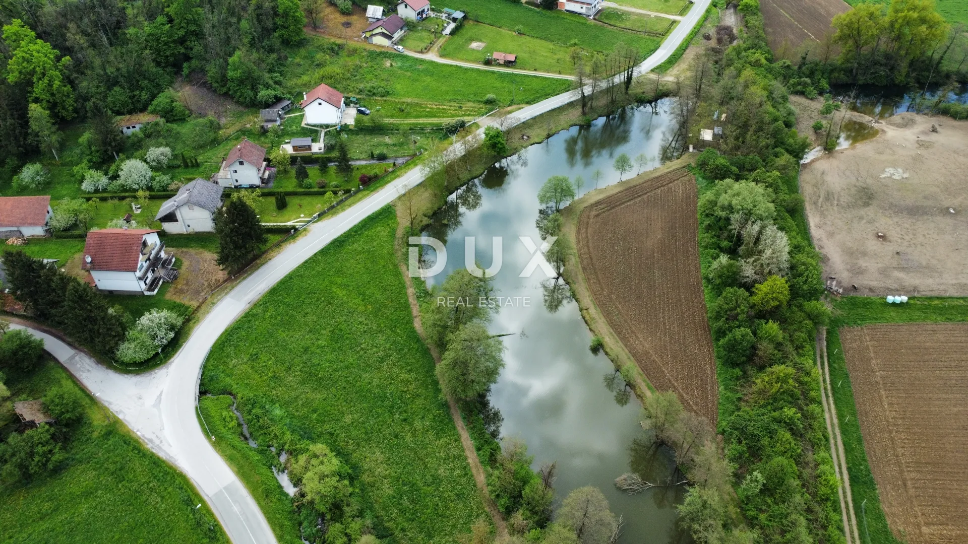 novi dvori klanječki, klanjec -benzinska postaja + 272 m2 zgrada - slika 11