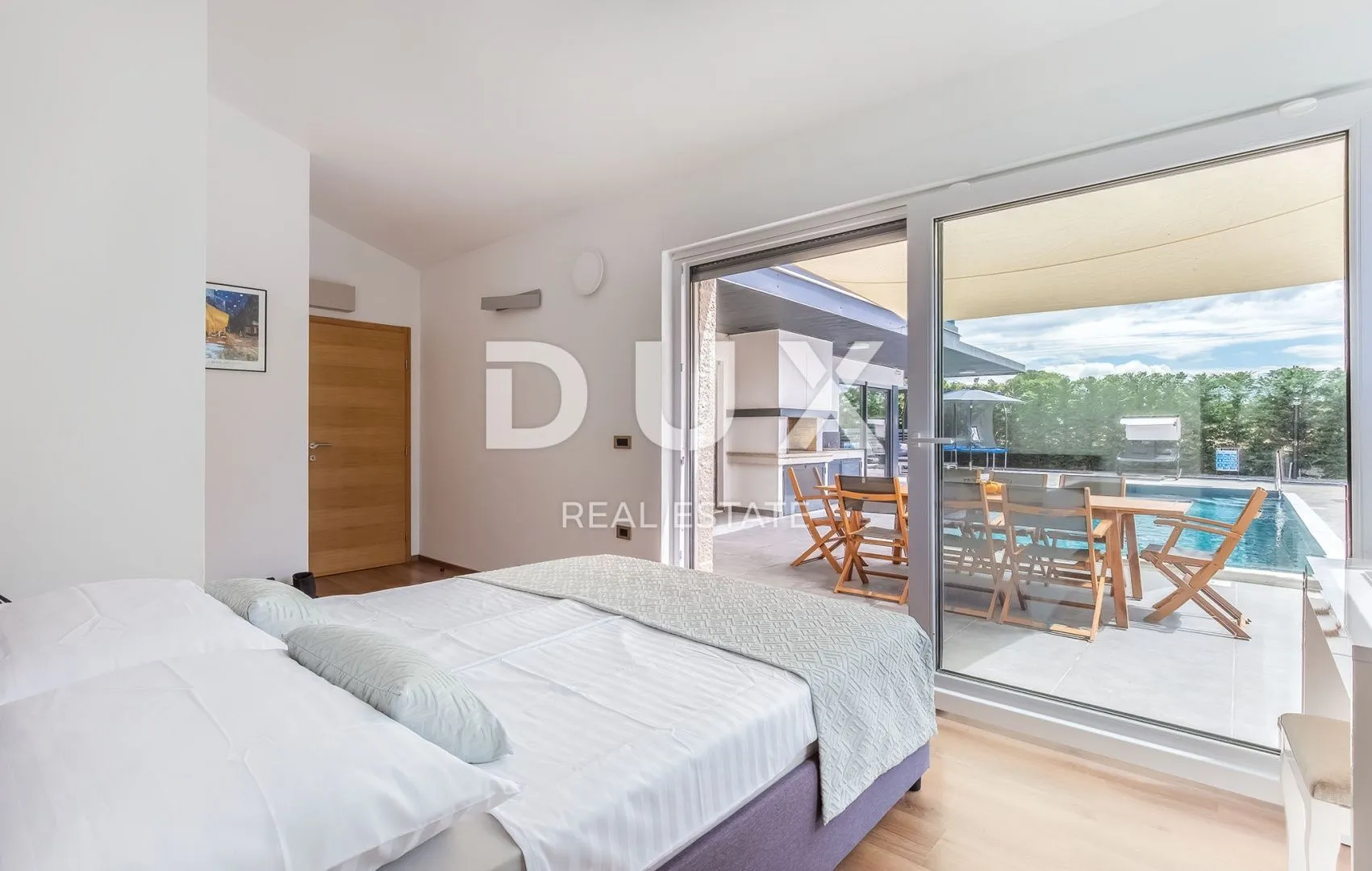 istra, višnjan - moderna vila s bazenom - slika 29
