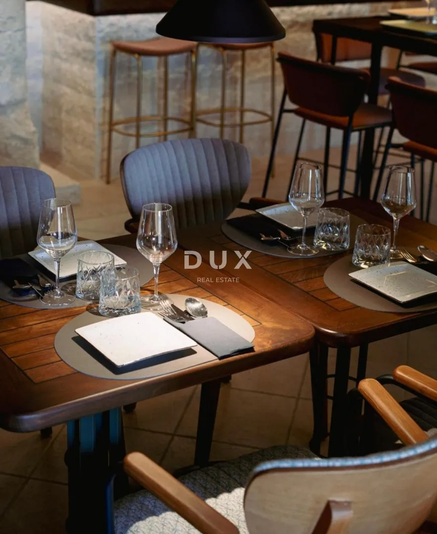 šibenik, centar, vrhunski uhodani restaurant, prvi red do mora. - slika 7