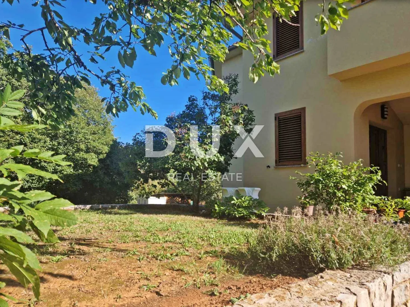 istra, labin - apartmanska kuća u predgrađu - slika 3