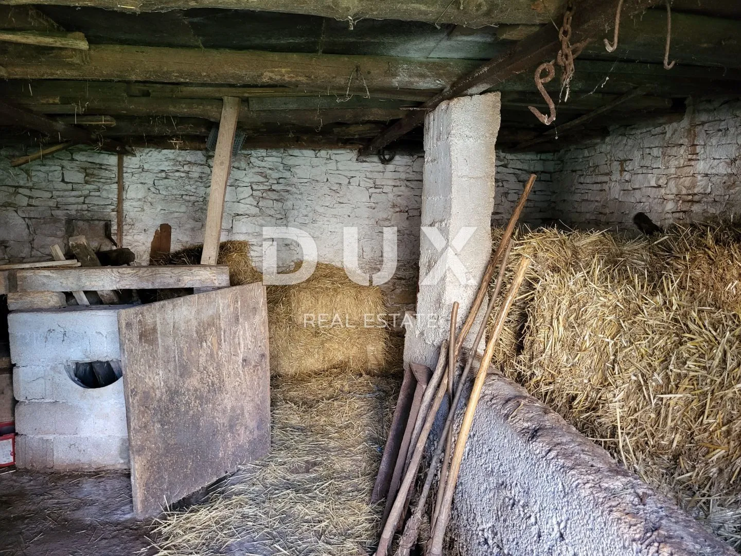 istra, barban - više objekata za adaptaciju na mirnoj lokaciji - slika 16