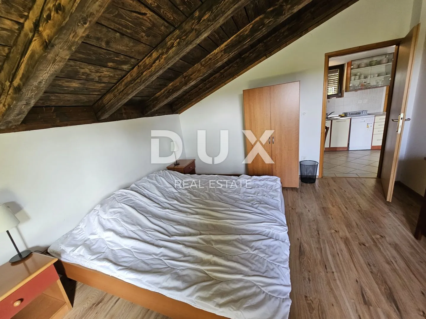 otok krk, vrbnik (okolica) - samostojeća kuća na osami sa dva apartmana - slika 10