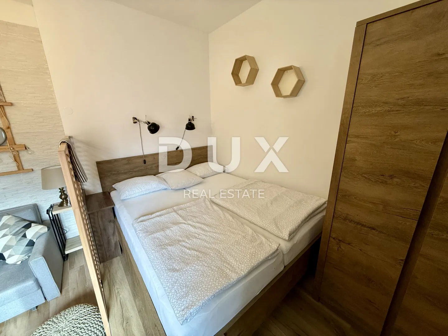 zagreb, centar - dvoetažni stan s tri apartmana i odličnim prihodima! - slika 19
