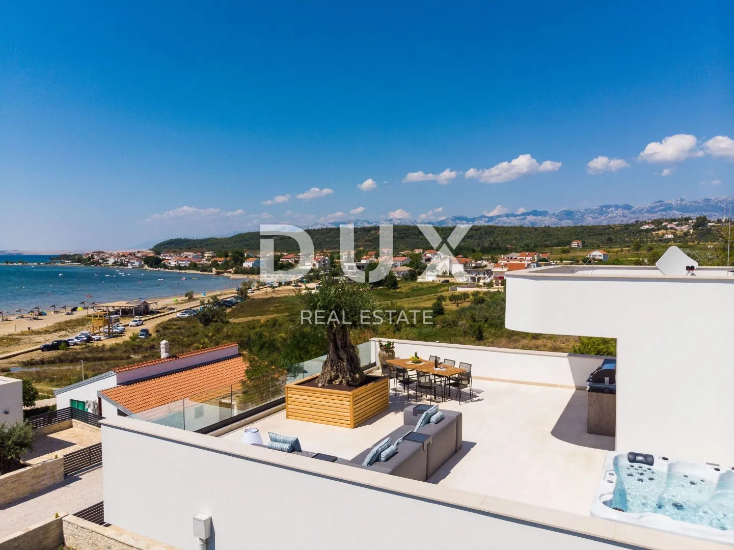 zadar, ljubač - luksuzna vila 2. red do mora - slika 35