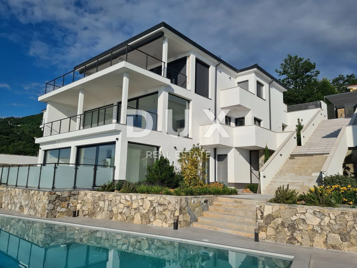 opatija, lovran, liganj - stan u vili s bazenom 120m2+terasa 27m2s panoramskim pogledom na more + okoliš 105m2 - slika 28