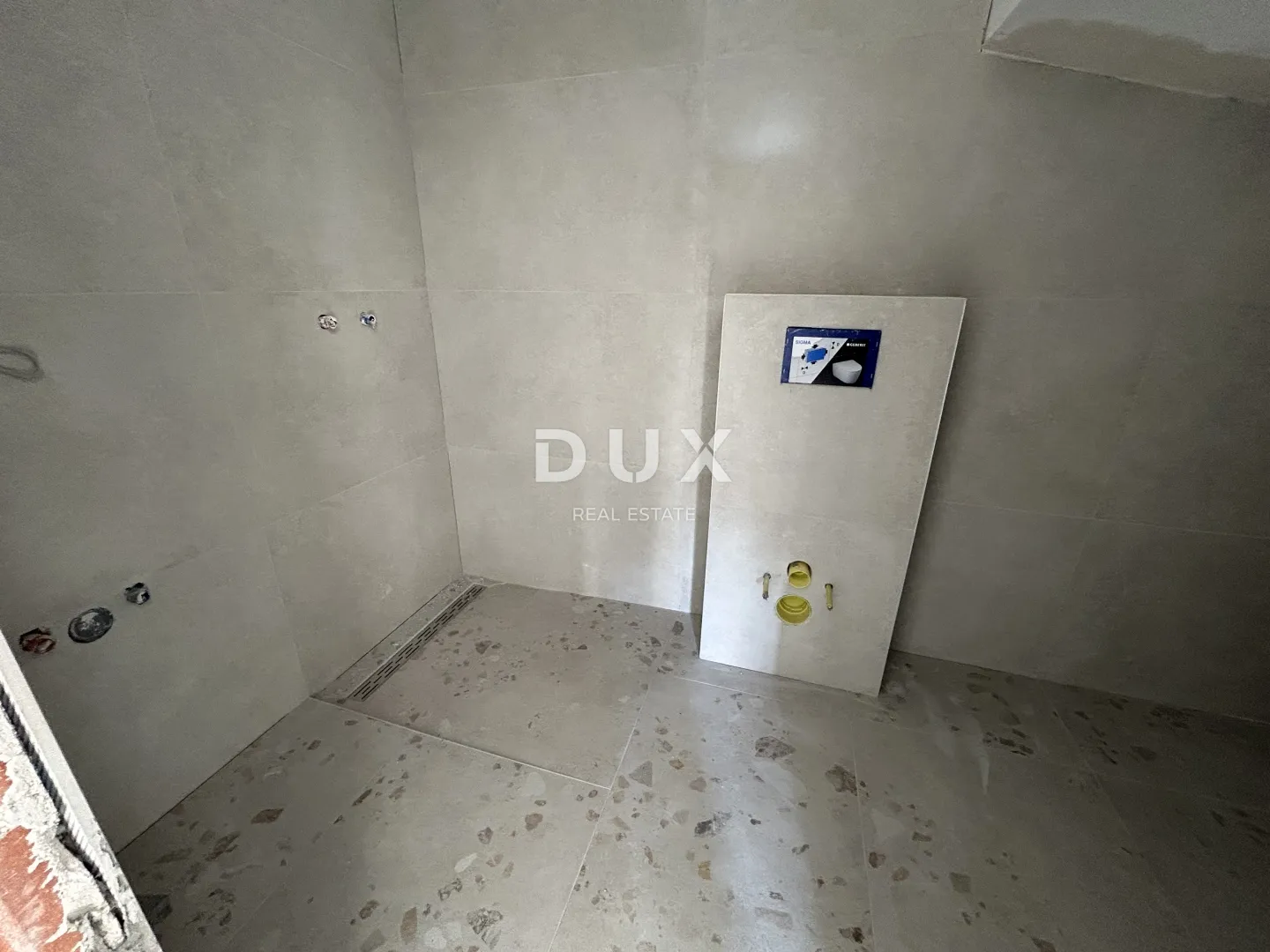 murter, jezera – dvoetažni apartman s bazenom u novogradnji - slika 15