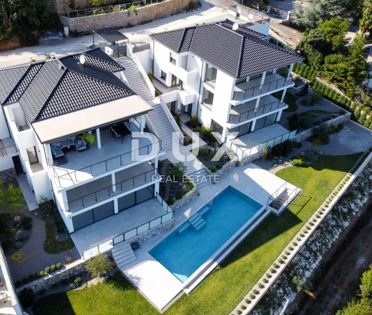 OPATIJA, LOVRAN, LIGANJ - stan u vili s bazenom 97m2+terasa 26m2 s panoramskim pogledom na more + okoliš 41m2 - Liganj, Lovran