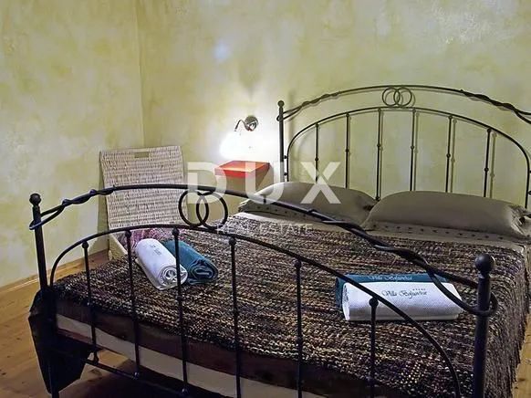 dvije prekrasne vile s bazenom na prostranoj okućnici - slika 25