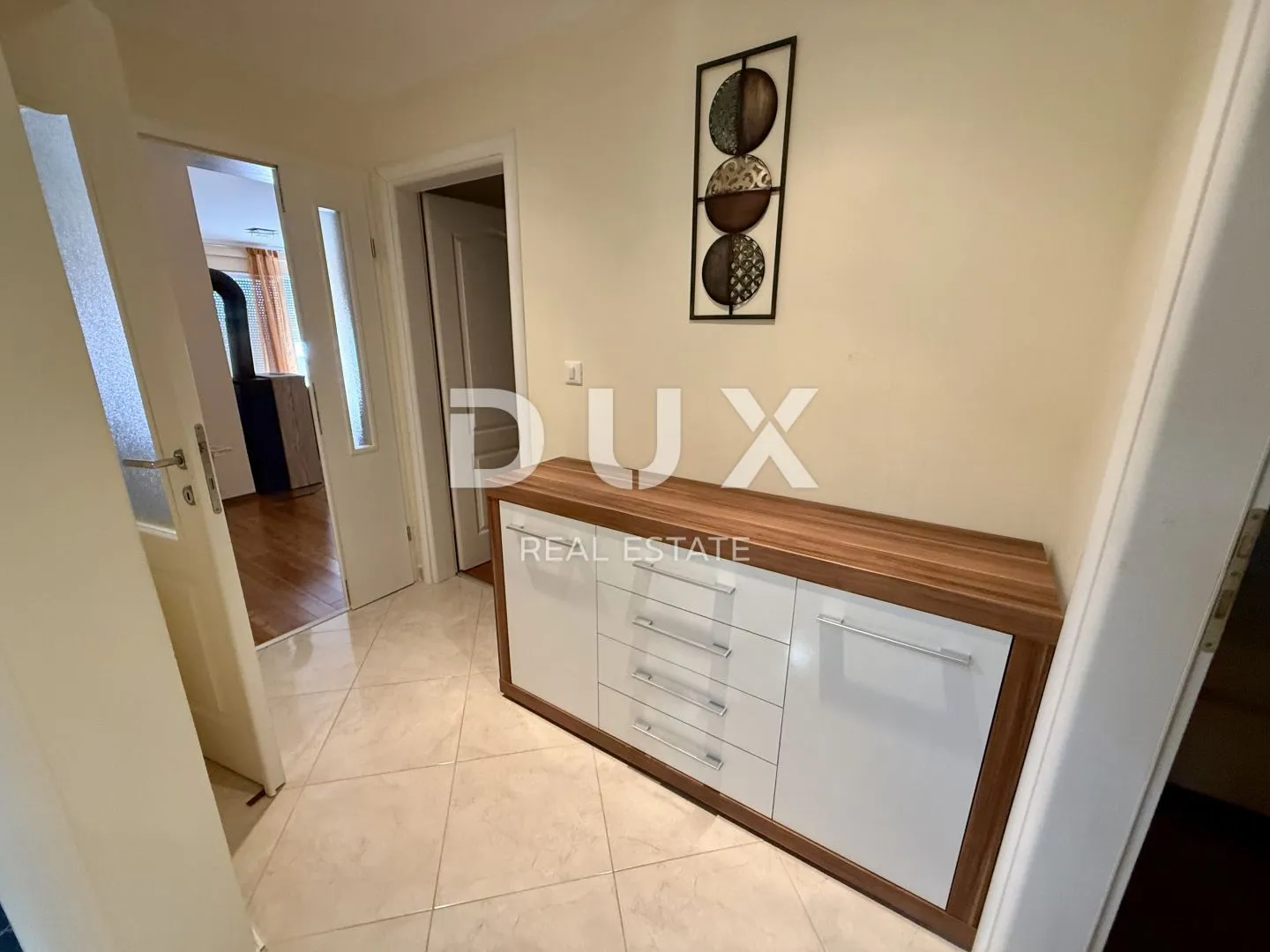 crikvenica - trosobni apartman s garažom! - slika 11