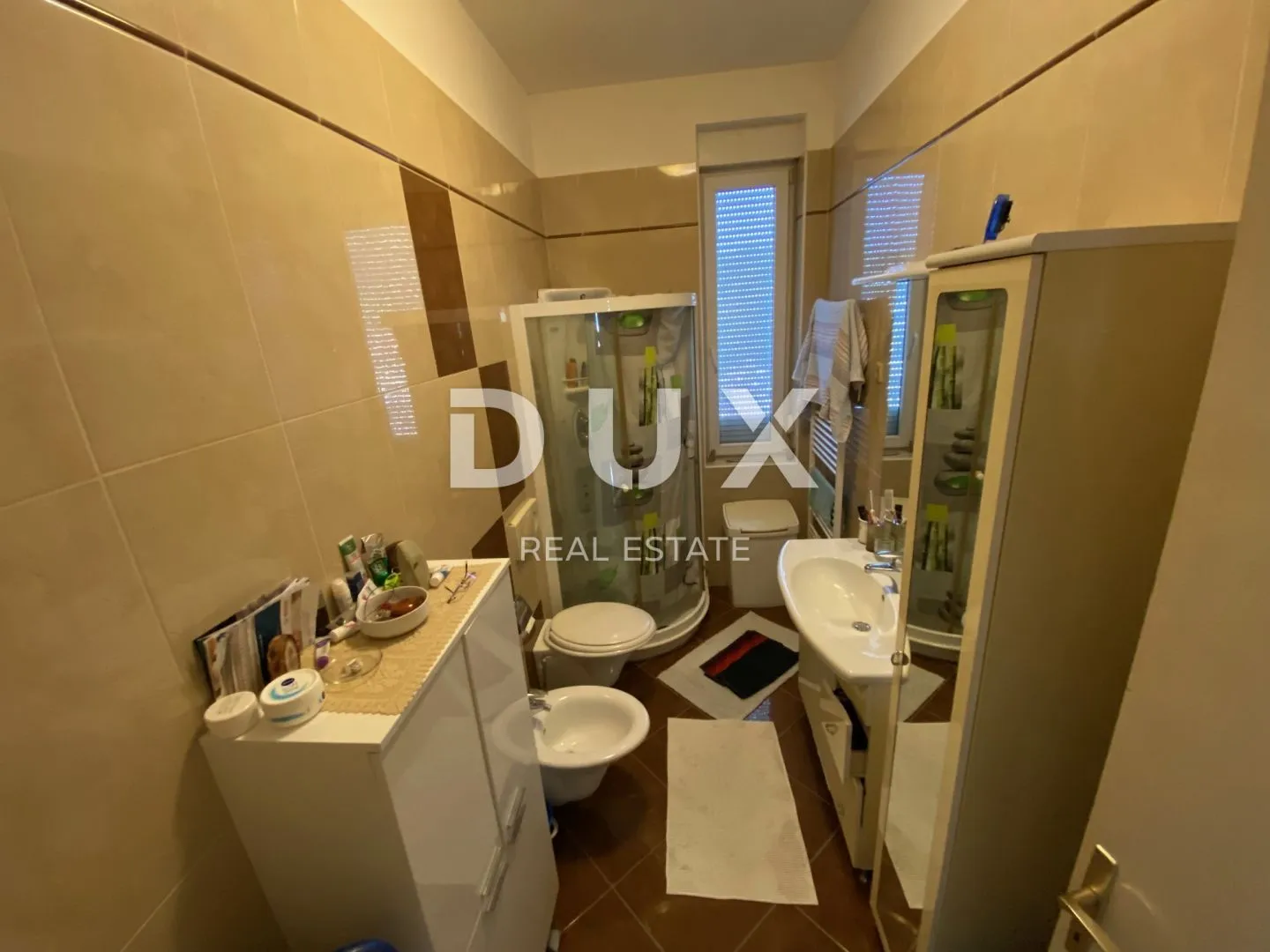 rijeka, škurinje - stan 100 m2 s pogledom na more, 3s + db, 2 balkona! prilika! - slika 12