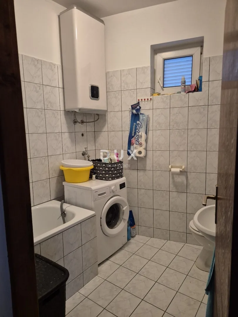 novi vinodolski - kuća u centru grada s pogledom na more - slika 17