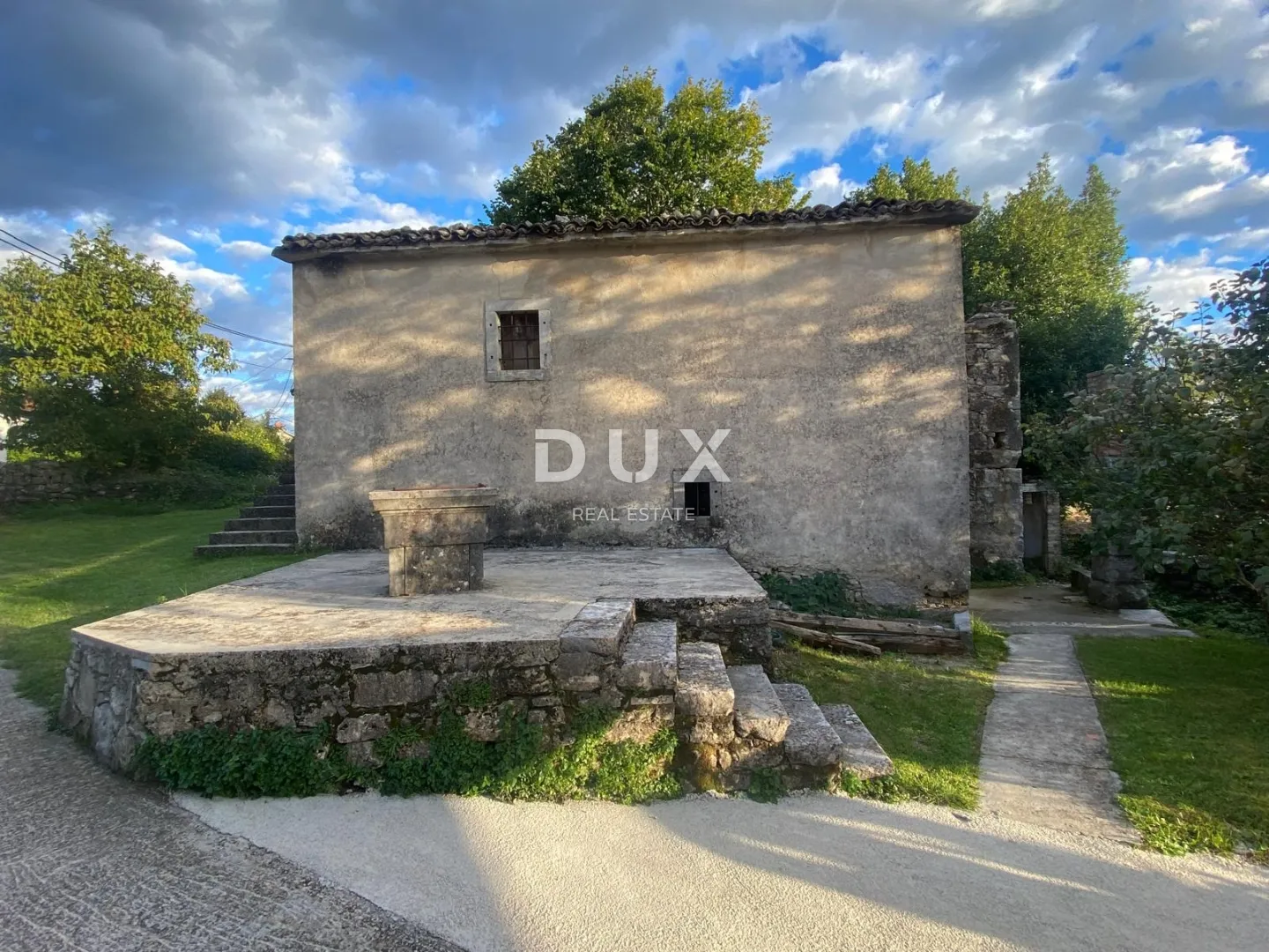 rijeka, kastav - samostojeća kuća i dvorišna zgrada + 761 m2 okućnice! prilika! - slika 2