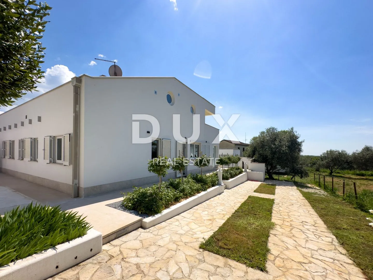 istra, poreč - ekskluzivna dizajnerska obiteljska vila s wellness oazom i grijanim bazenom - slika 58